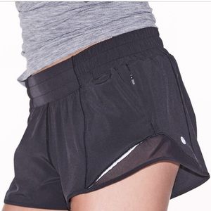 Lululemon Hotty Hot Short II 2.5